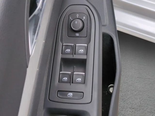 Volkswagen Golf 1.0 TSI Life Variant