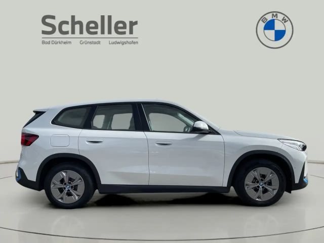 BMW iX1 xDrive30