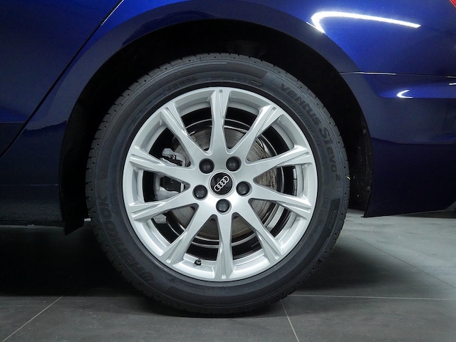 Audi A4 40 TFSI Quattro S-Tronic Sedan