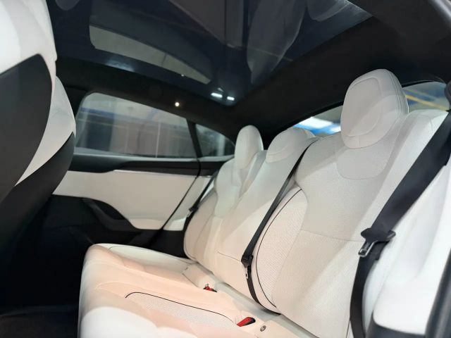 Tesla Model S Plaid