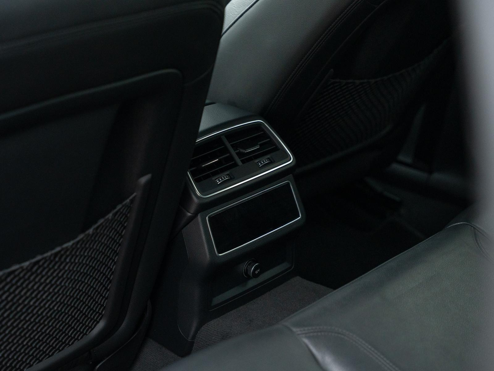 Audi A6 55 TFSI Business Quattro Sedan