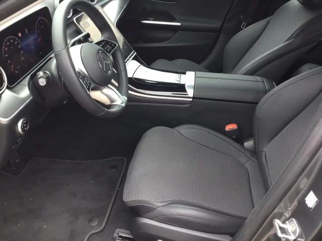 Mercedes-Benz C 180 AVANTGARDE Sedan