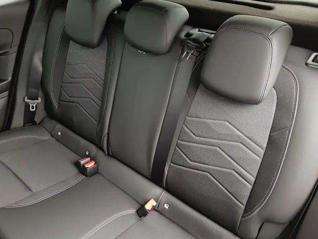 Jeep Avenger Full-Electric Summit