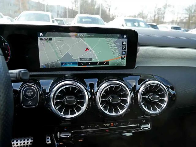 Mercedes-Benz CLA 180 AMG Line