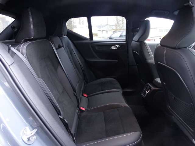 Volvo XC40 AWD Plus Recharge Twin Engine