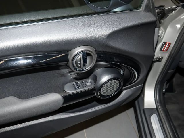 MINI Cooper LED PDC V+H DAB Parkass. Klima