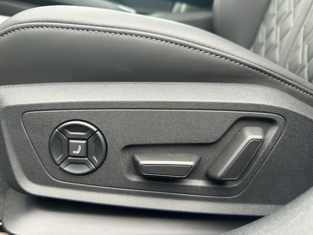 Audi A6 Avant Quattro S-Tronic