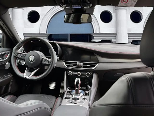 Alfa Romeo Giulia Competizione 2.0 280PS *HARMAN*Assistenz*