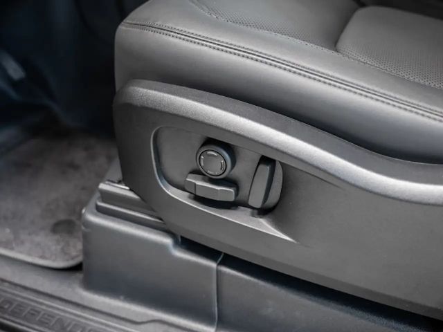 Land Rover Defender 90 D250 Dynamic SE