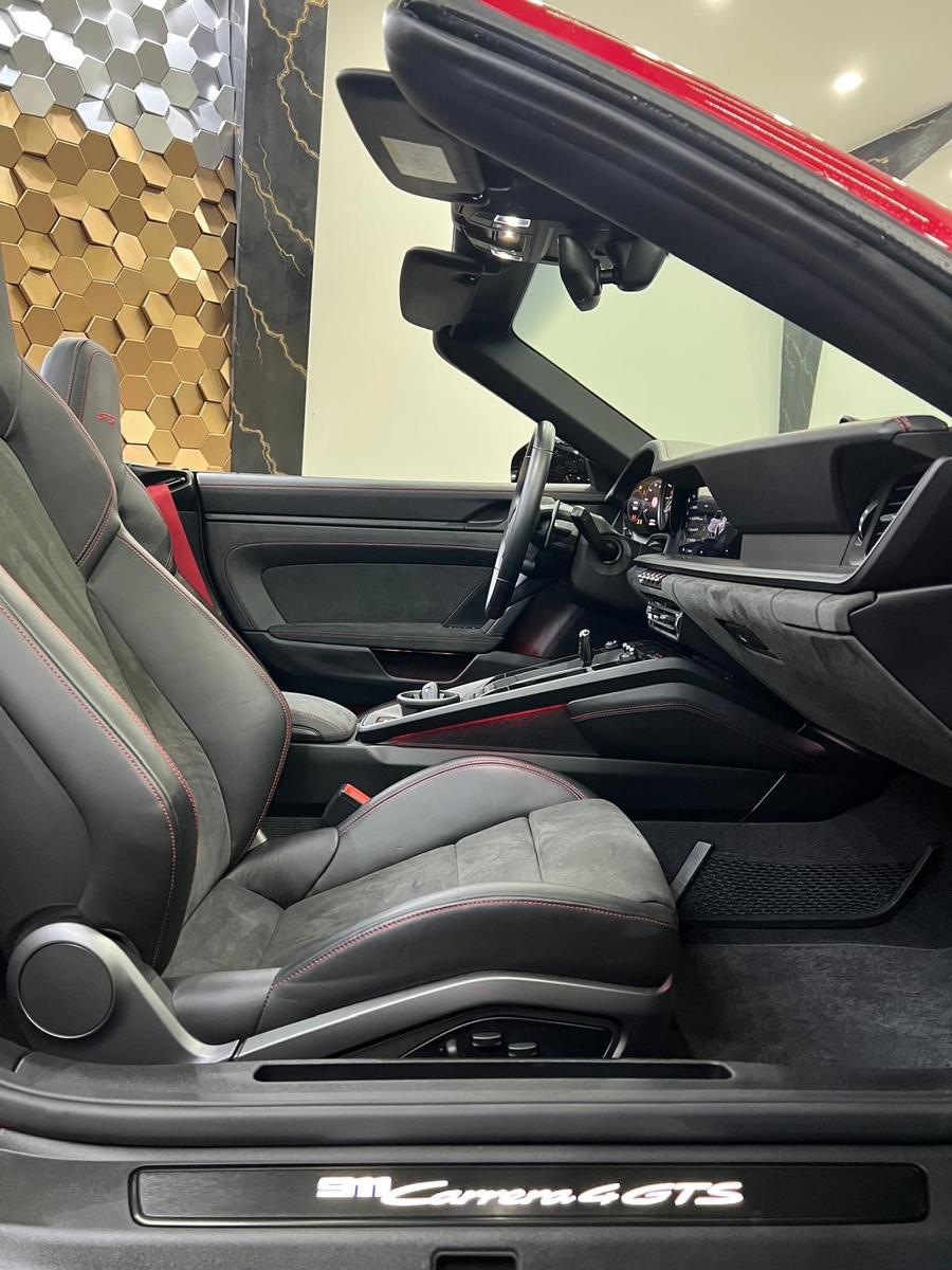 Porsche 911 4 992 Cabriolet Carrera GTS