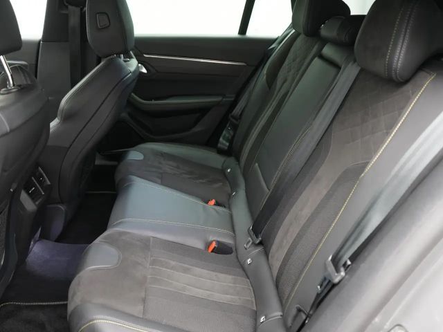 Peugeot 508 Hybrid4 SW