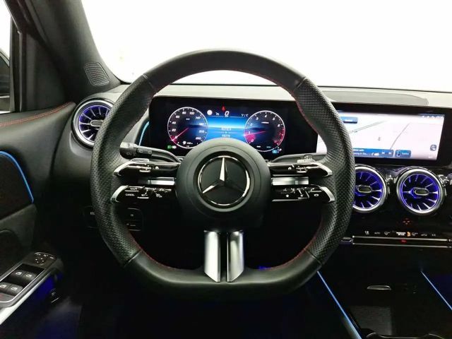 Mercedes-Benz GLB 220 4MATIC AMG Line