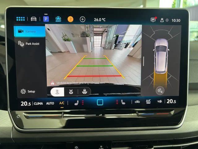 Volkswagen Golf Business DSG Variant