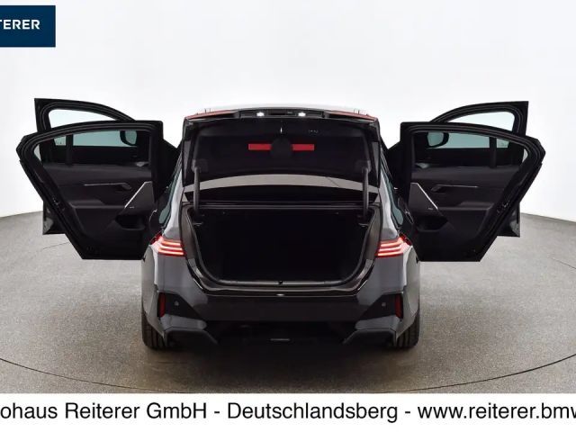 BMW 520 520d M-Sport Sedan xDrive