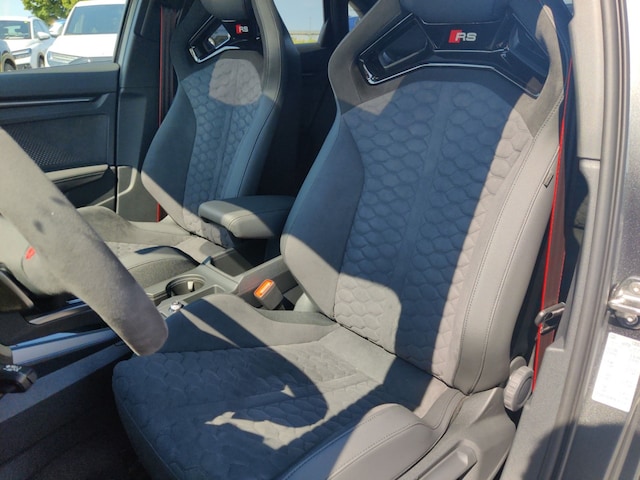 Audi RS3 Quattro S-Tronic Sedan