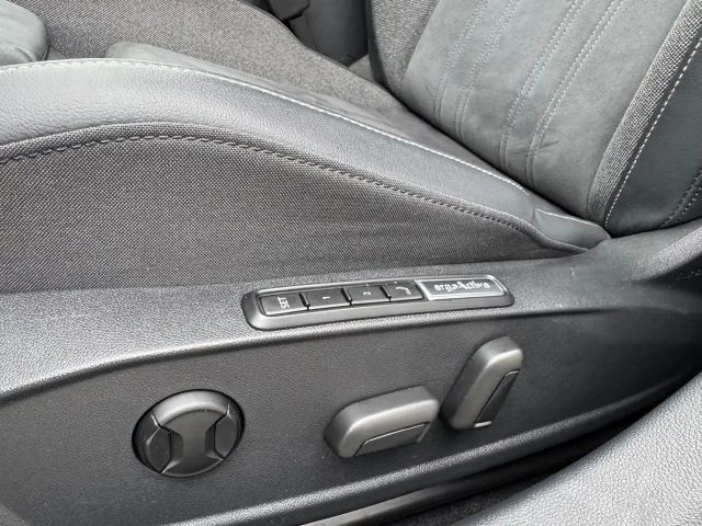 Volkswagen Golf DSG Life Variant