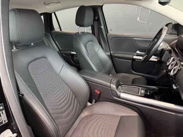 Mercedes-Benz GLA 200 4MATIC GLA 200 d