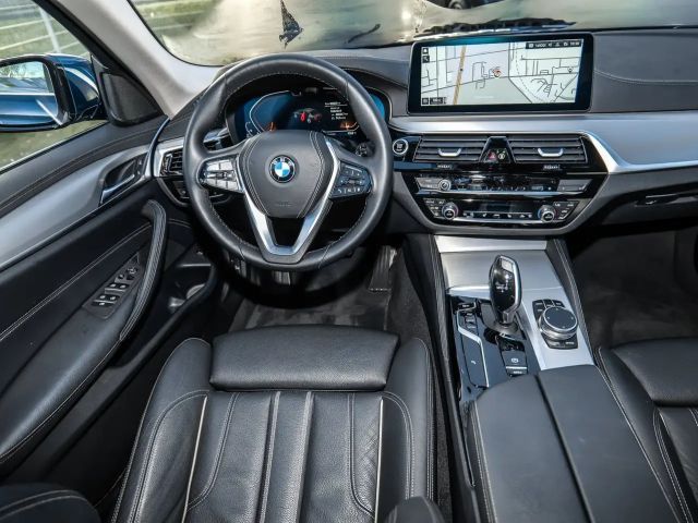 BMW 530 530d Luxury Line Sedan xDrive