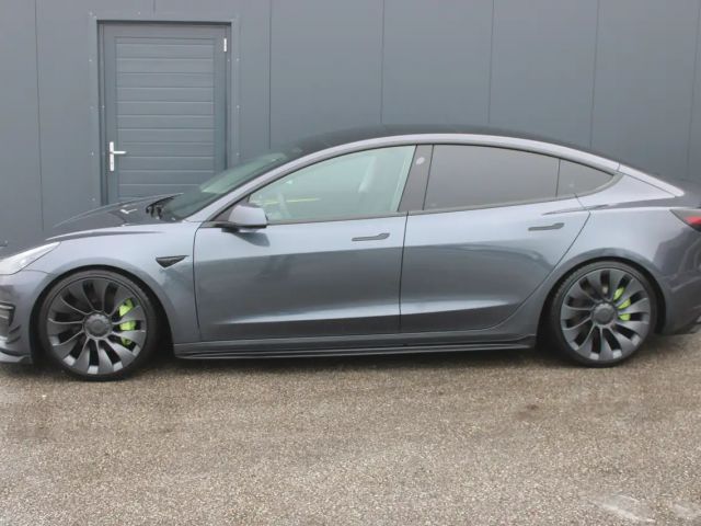 Tesla Model 3 AWD Performance