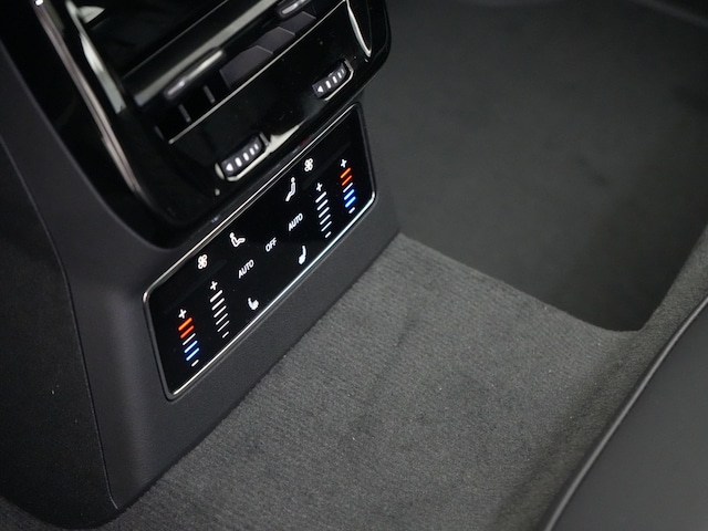 Audi A6 Avant Quattro S-Tronic