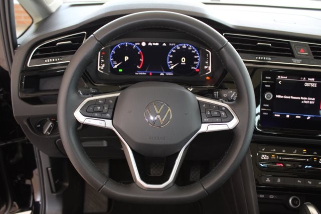 Volkswagen Touran 1.5 TSI DSG R-Line