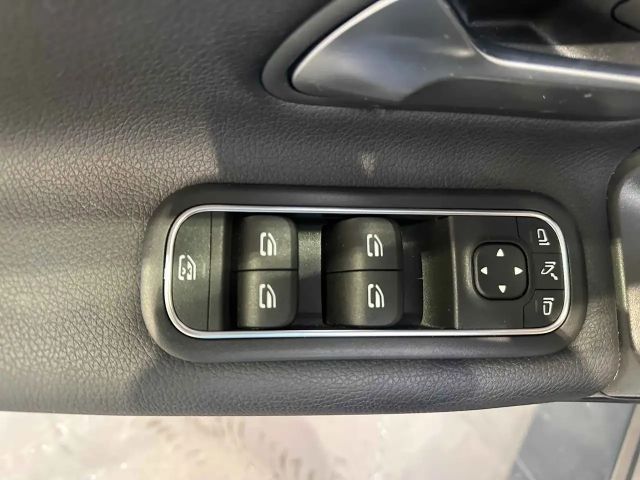 Mercedes-Benz A 180 A 180 d