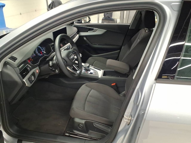 Audi A4 30 TDI Avant S-Tronic