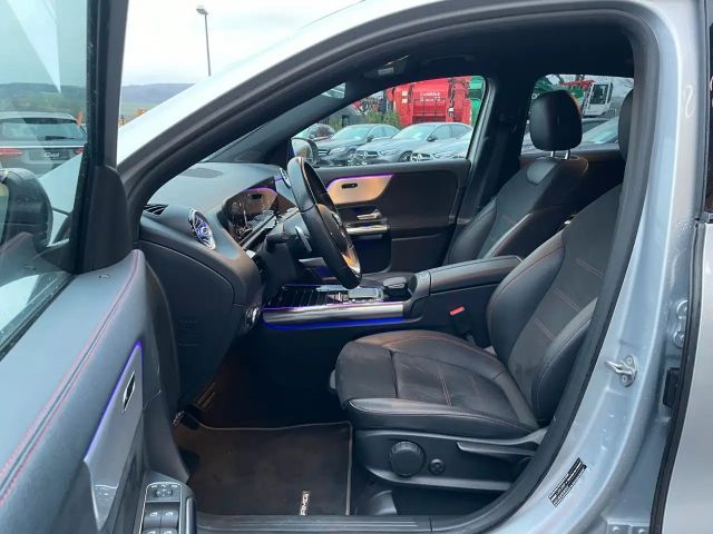 Mercedes-Benz GLA 200 AMG Line