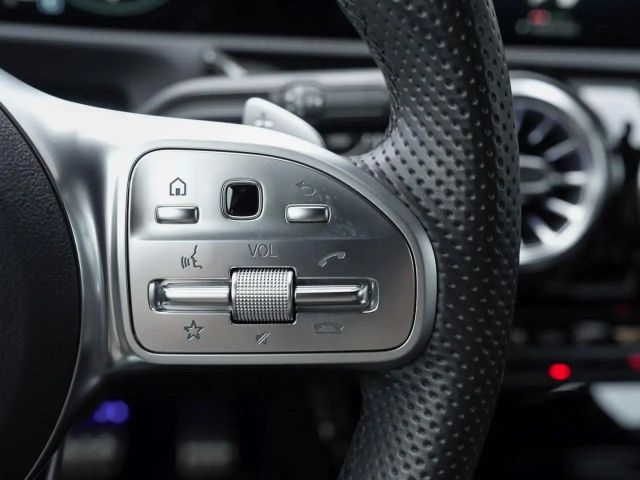 Mercedes-Benz A 250 A 250 e AMG Line