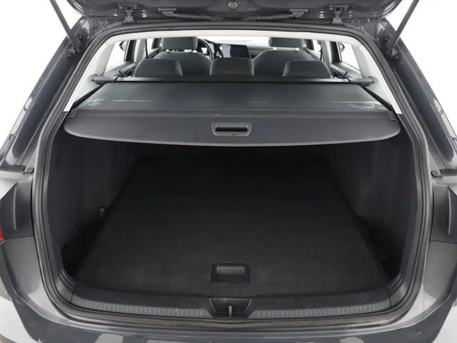 Volkswagen Golf DSG Style Variant