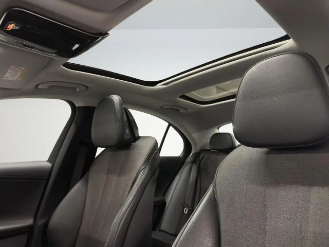 Mercedes-Benz E 200 AVANTGARDE Sedan