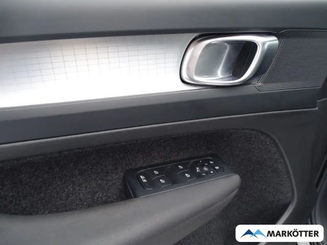 Volvo XC40 Core Recharge