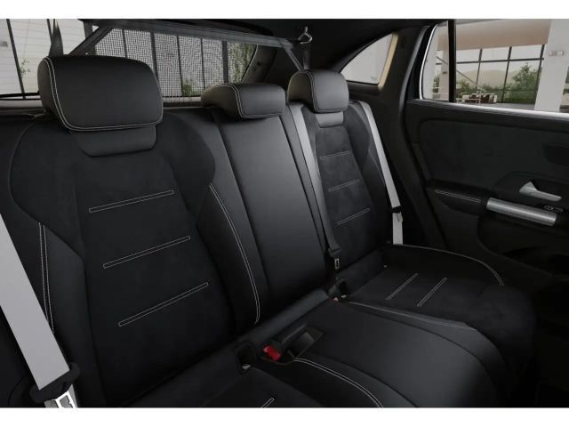 Mercedes-Benz GLA 200 AMG Line