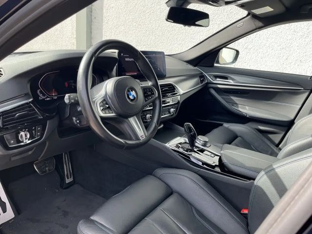 BMW 530 530d M-Sport Sedan