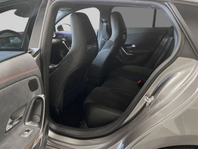 Mercedes-Benz CLA 180 CLA