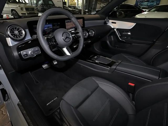 Mercedes-Benz A 250 4MATIC AMG Line