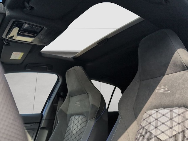 Volkswagen Golf DSG R-Line