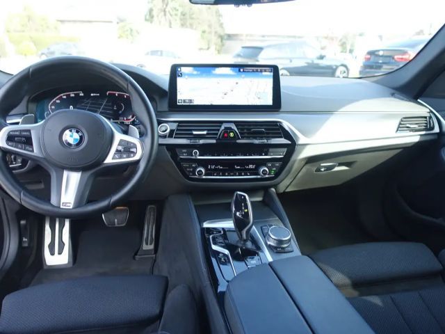 BMW 530 530e M-Sport Sedan xDrive