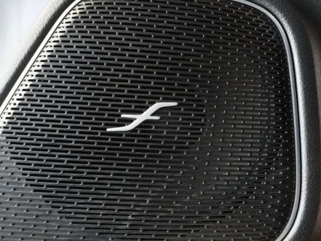 Mercedes-Benz GLB 250 *ACC*AHK*BURMESTER*PANO*360°KAM*STHZ*