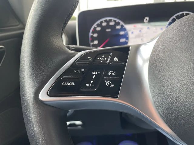 Mercedes-Benz C 200 Sedan