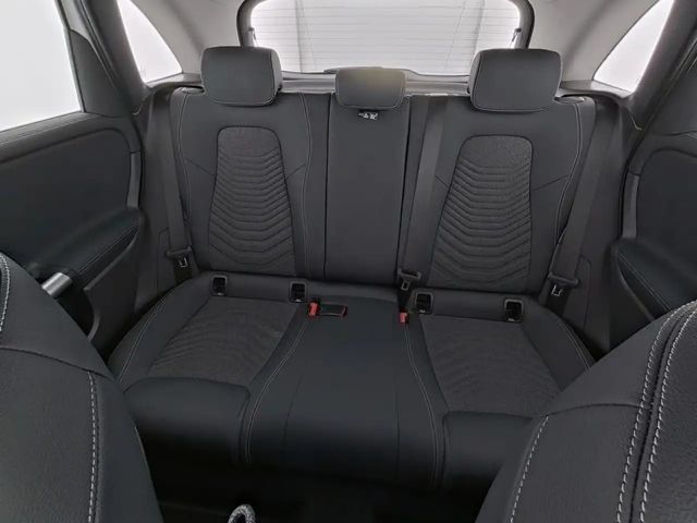 Mercedes-Benz B 200 Progressive Sedan