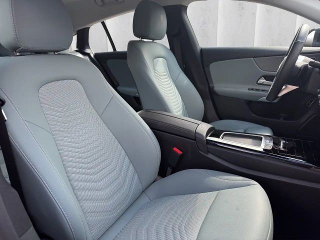 Mercedes-Benz CLA 180 Progressive