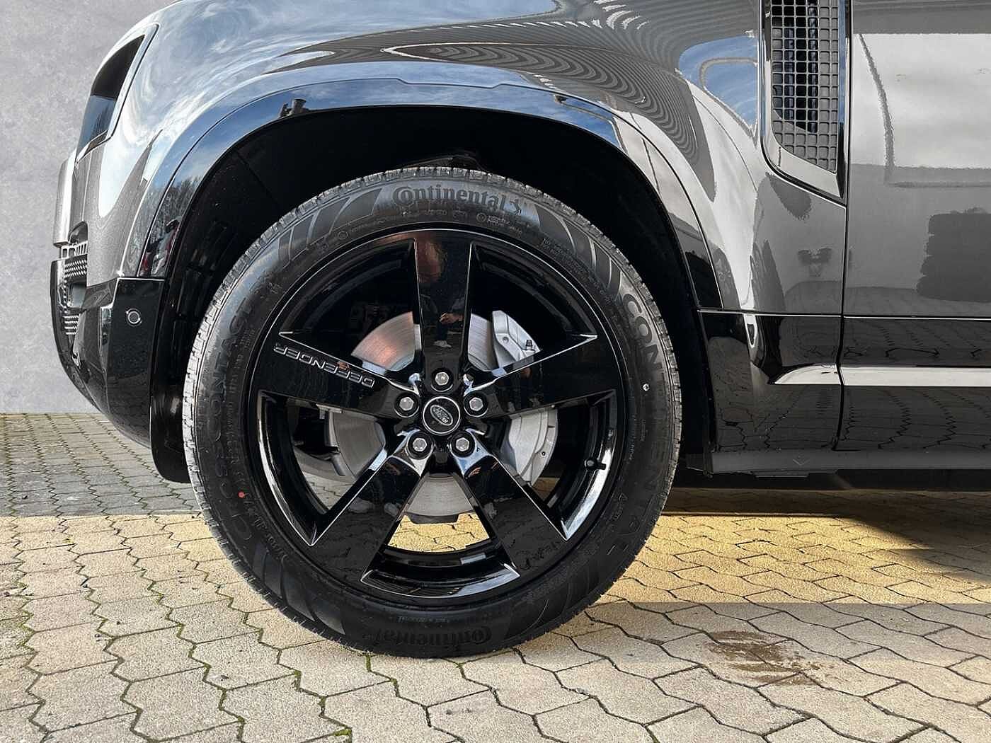 Land Rover Defender 110 Dynamic HSE