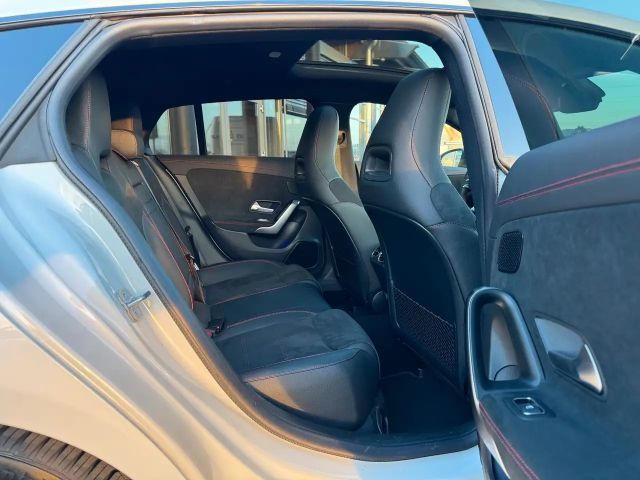 Mercedes-Benz CLA 200 AMG Line