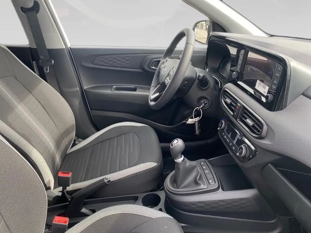 Hyundai i10 GO Plus 1,0 MT a5bu1 Schwarzes Dach