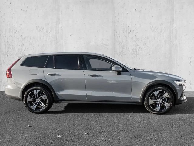 Volvo V60 Cross Country AWD Plus