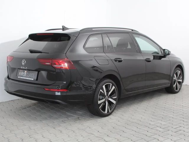 Volkswagen Golf Life Variant