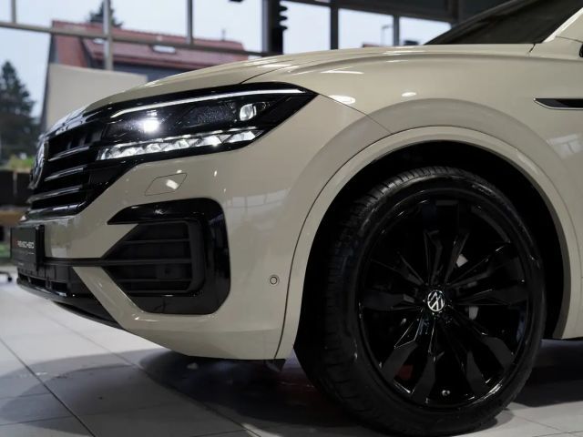 Volkswagen Touareg R-Line Style