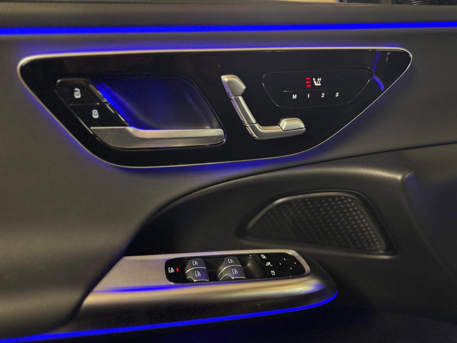 Mercedes-Benz E 200 AVANTGARDE Sedan