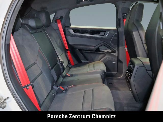 Porsche Cayenne 4 Coupé GTS